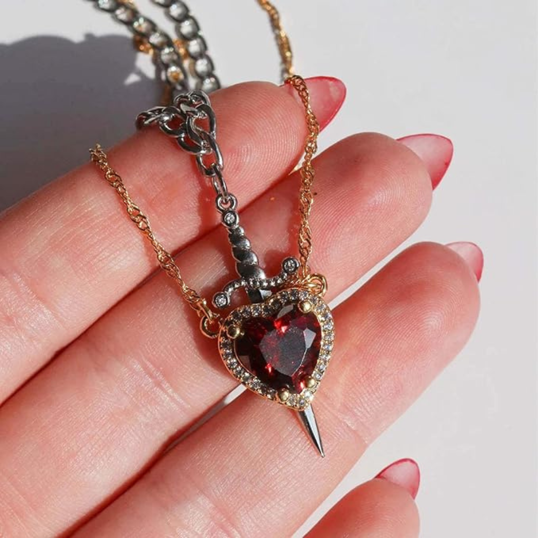 Collar Corazón y Espada